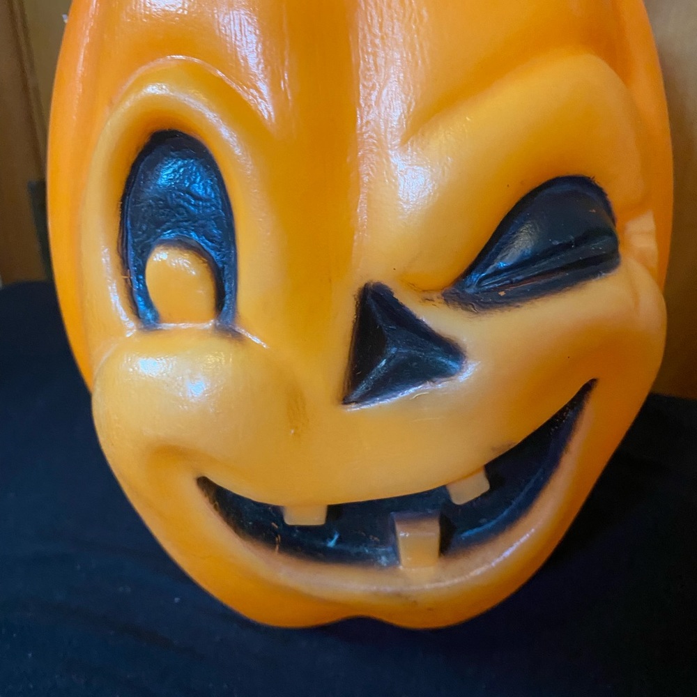 Blow mold pumpkin